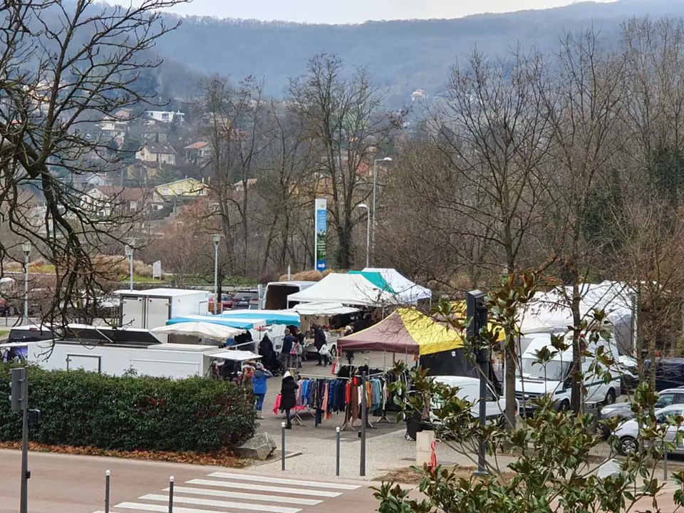 Marché du Centre à Rochetaillée-sur-Saône (69)