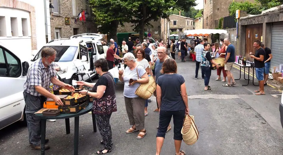 Marché du Centre à Comigne (11)