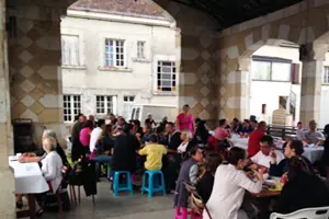 Marché d'Eté à Rouffignac Saint Cernin (24)