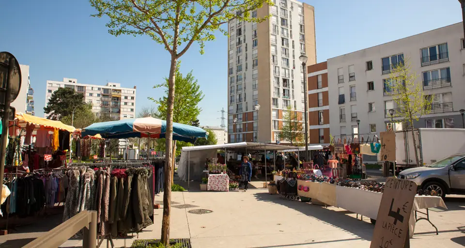 Marché de la place Saint-Exupéry à Rosny-sous-Bois (93)