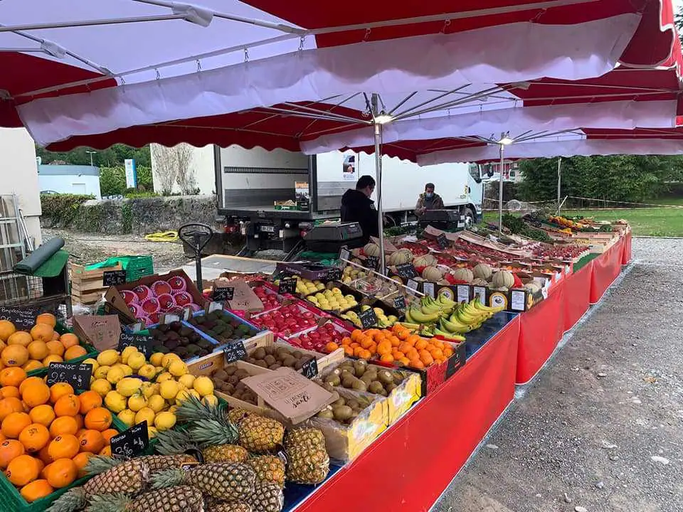 Marché du Centre à Publier (74)