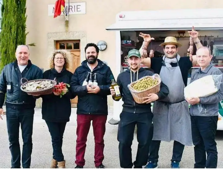 Marché de Taillades aux Taillades (84)