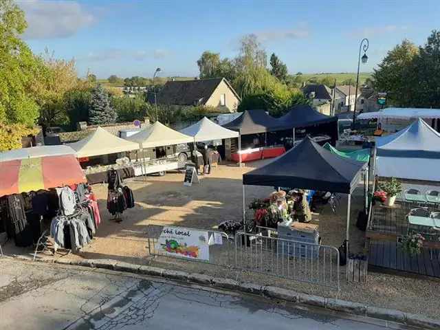 Marché du Centre à Ville-Saint-Jacques (77)