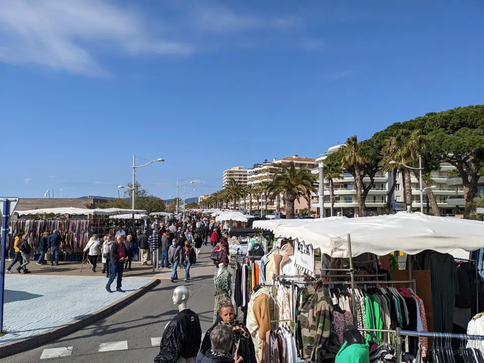 Marché de Fréjus Plage (83)
