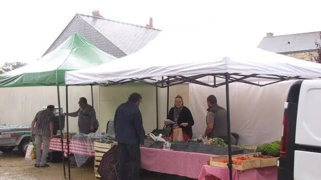Marché du Centre à Varrains (49)