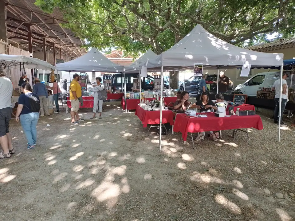Marché de la ferme enchantée de Carole à Eyguières (13)