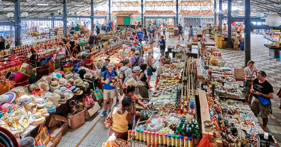 Marché couvert à Fort-de-France (972)