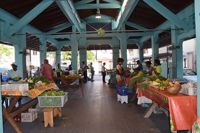 Marché couvert à Case-Pilote (972)