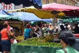 Marché aux légumes à Kourou (973)