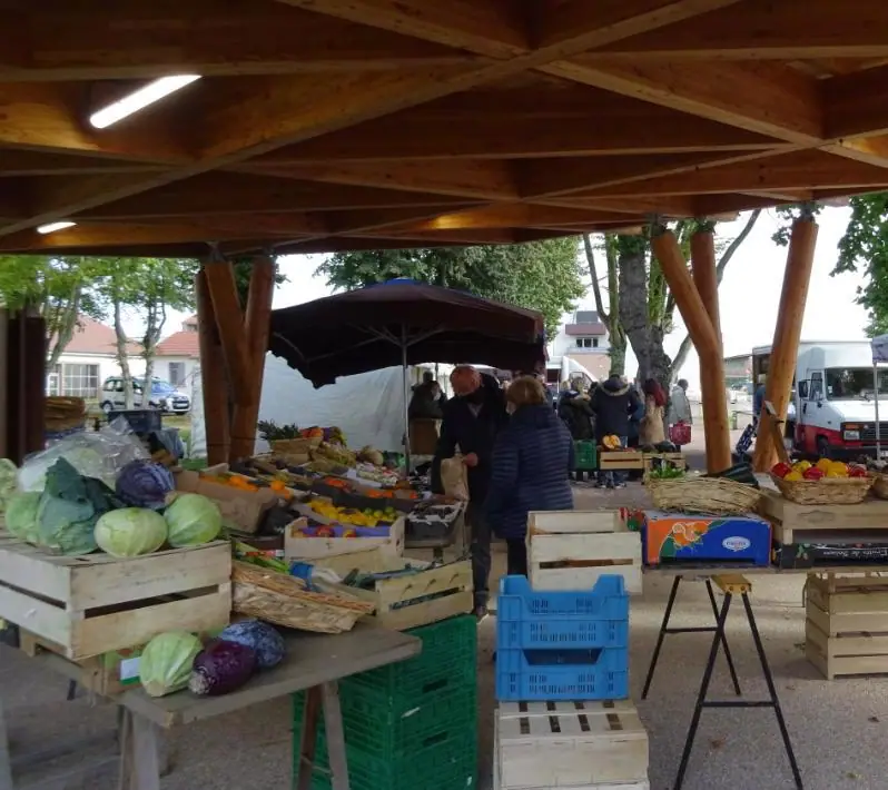 Marché du Centre à Neuvy (03)