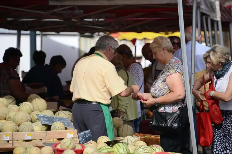 Marché du Centre à Souvigny (03)