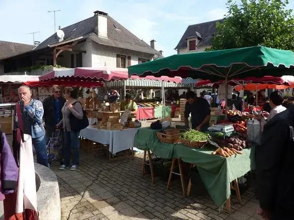 Marché du Centre à Seilhac (19)