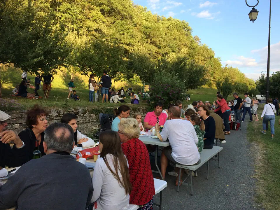 Marché des Producteurs de pays à Saint-Amand-de-Coly (24)