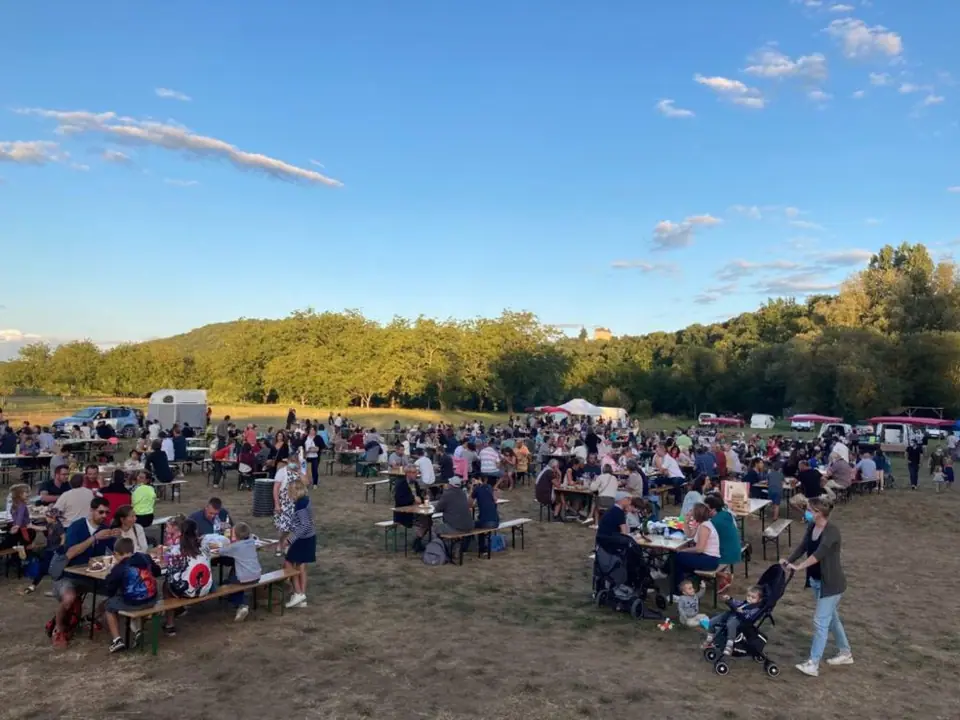 Marché des Producteurs de pays à Sainte-Mondane (24)