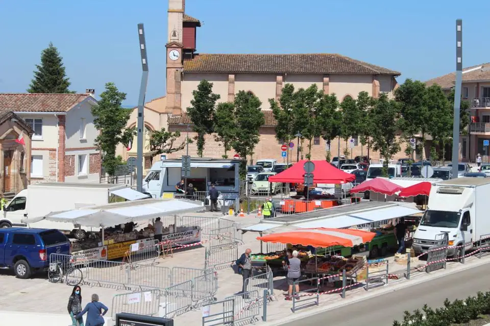 Marché du Centre à Brugieres (31)
