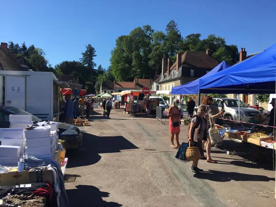 Marché du Centre à Donzy (58)