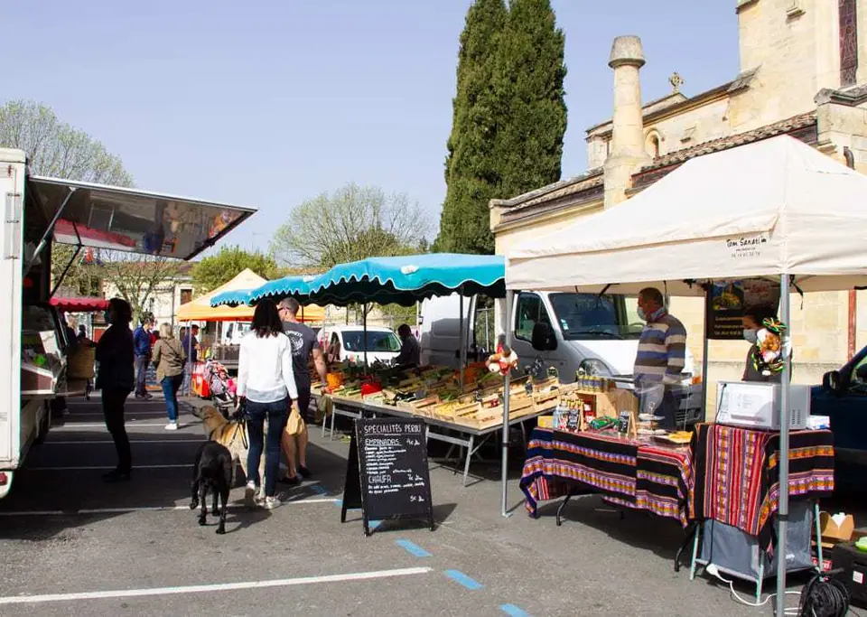 Marché du Centre à La Brède (33)