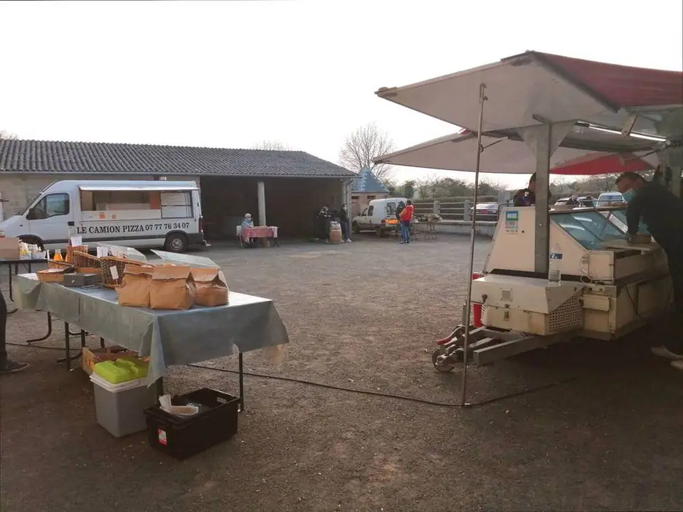 Marché du Centre à Menil Hermei (31)