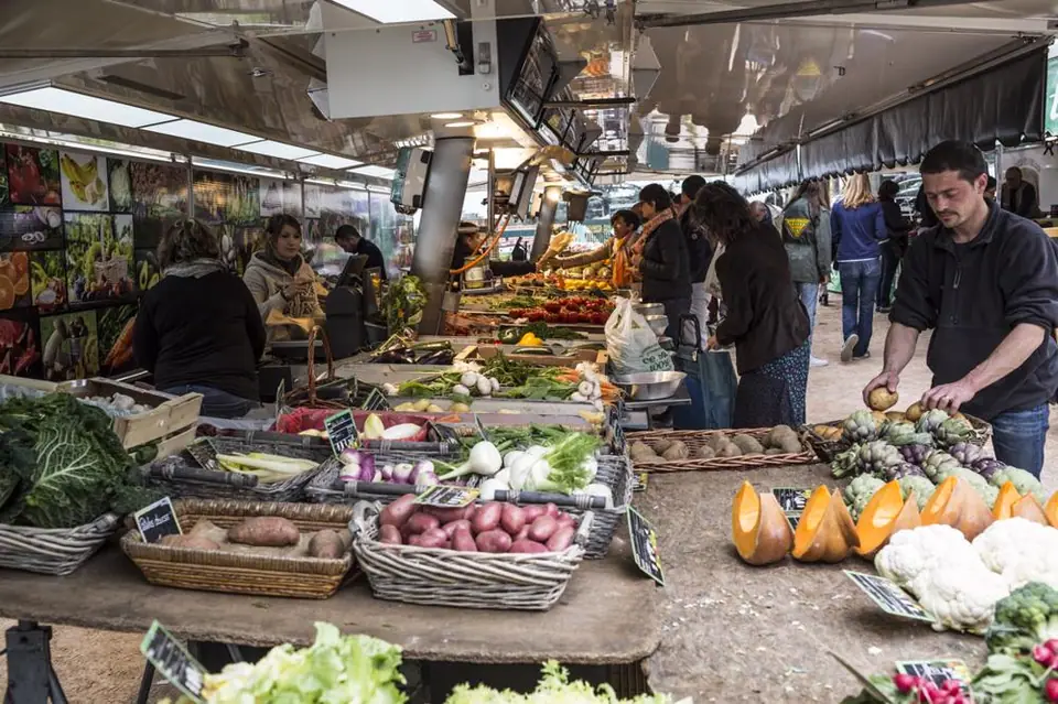 Marché du Centre à Saint-Cyr-au-Mont-d'Or (69)