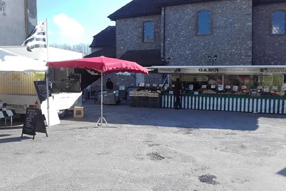 Marché du Centre à Veigny Foncenex (74)