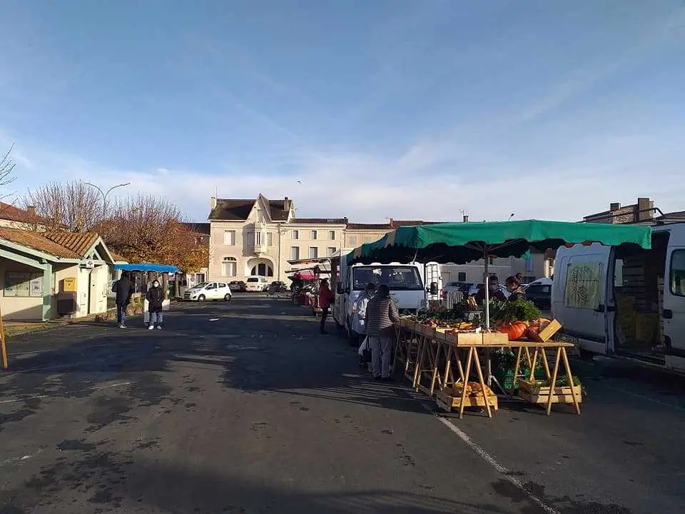 Marché du Centre à Beauvoir-sur-Niort (79)