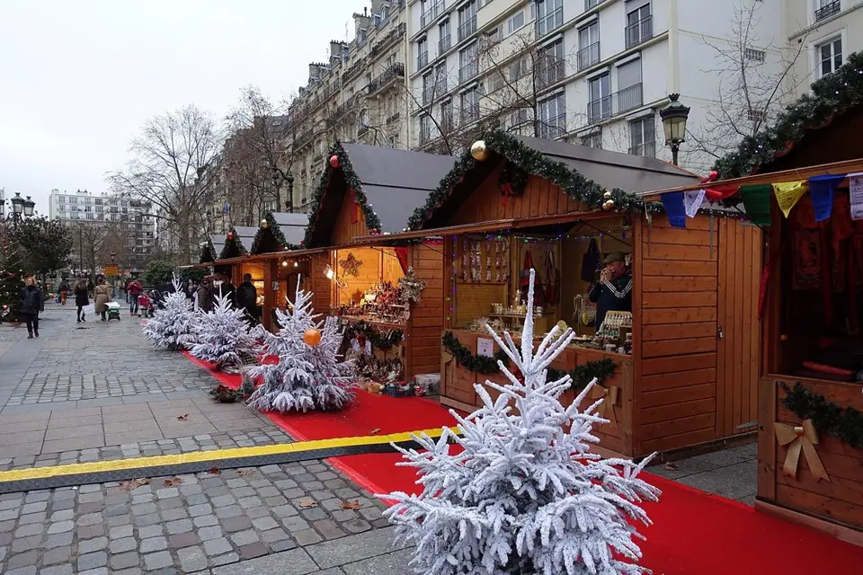 Marché de Noël alsacien de la Gare de l'Est à Paris 10e