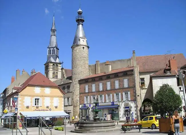 Marché Clemenceau à Saint-Pourçain-sur-Sioule (03)