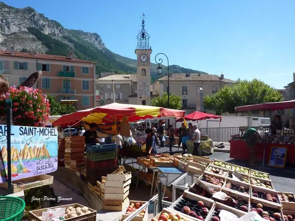 Marché du Centre à Sisteron (04)