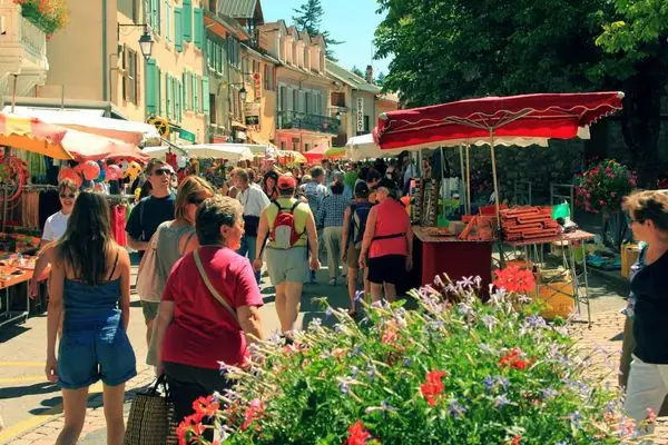 Marché du Centre à Chorges (05)