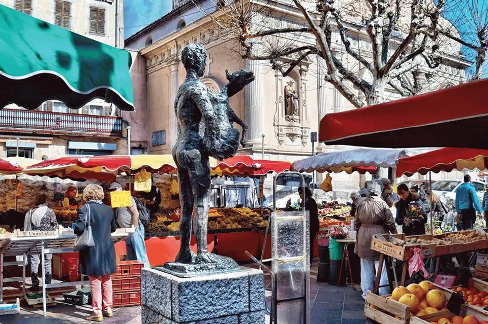 Marché de Golfe-Juan à Vallauris (06)