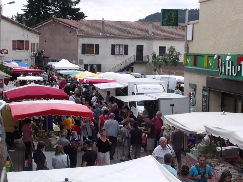 Marché du Centre à Coucouron (07)