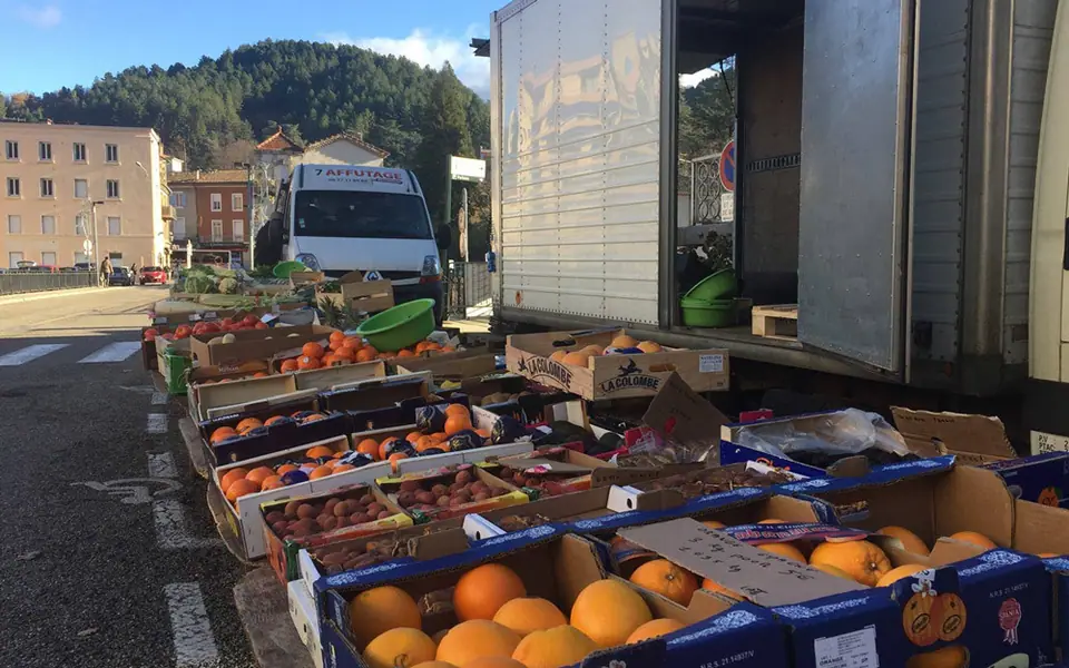 Marché du Centre à Vals-les-Bains (07)
