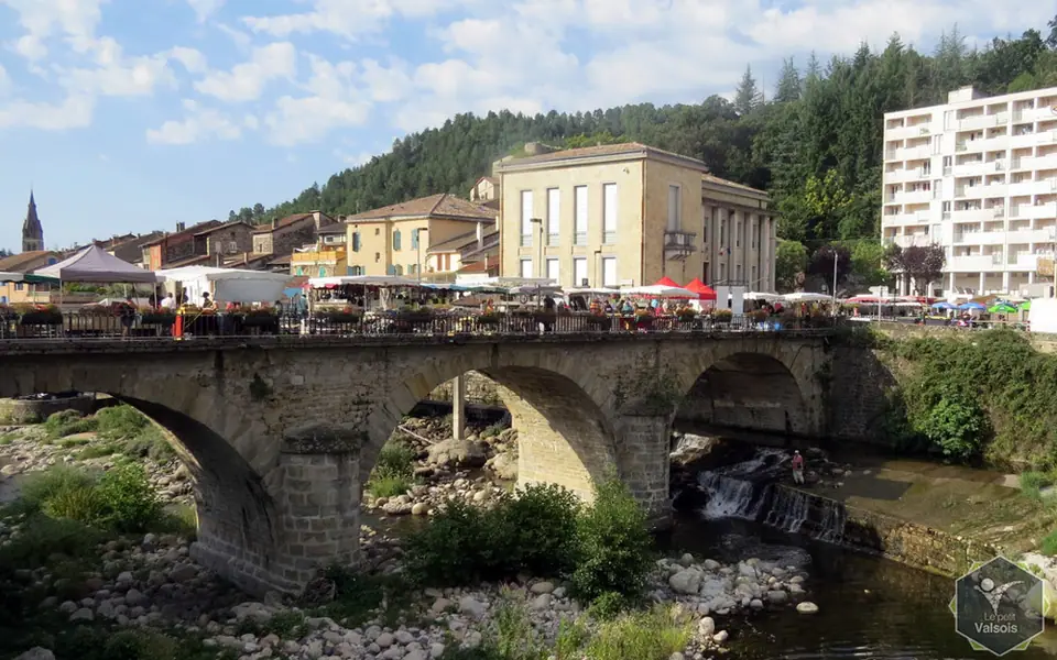 Marché Jean Jaurès à Vals-les-Bains (07)
