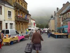 Marché du Centre à Fumay (08)