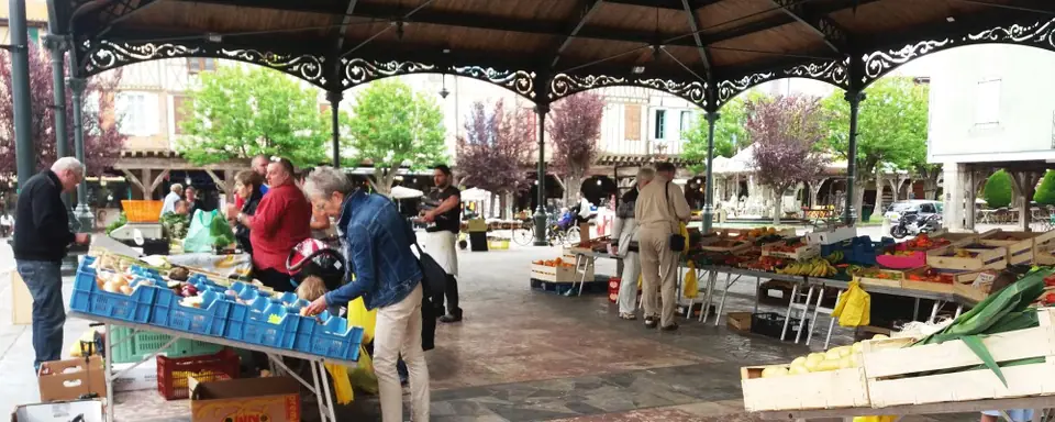 Marché de la Halle à Mirepoix (09)
