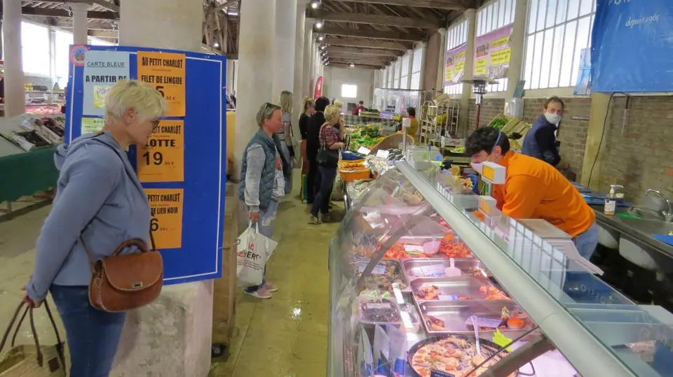 Marché du Centre à Bar-sur-Seine (10)