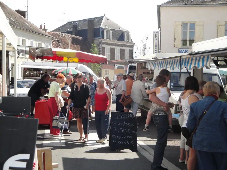 Marché du Centre à Ervy-le-Châtel (10)