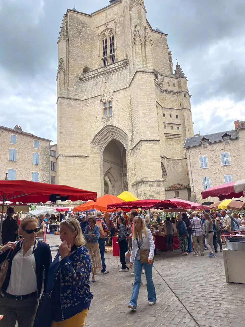 Marché du Centre à Villefranche-de-Rouergue (12)