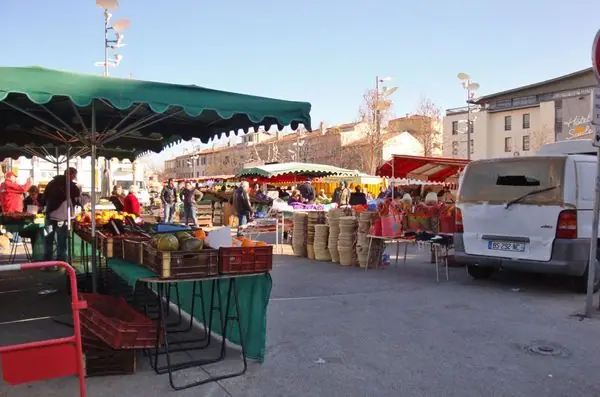 Marché du Centre à Aubagne (13)
