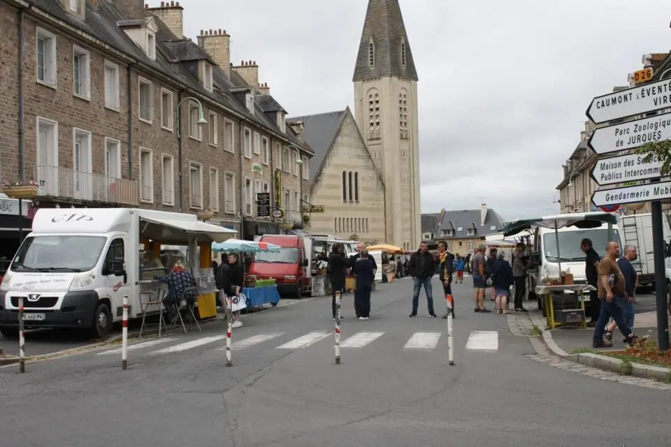 Marché du Centre à Aunay sur Odon (14)