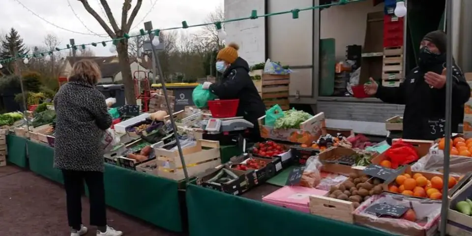 Marché du Centre à Mouen (14)