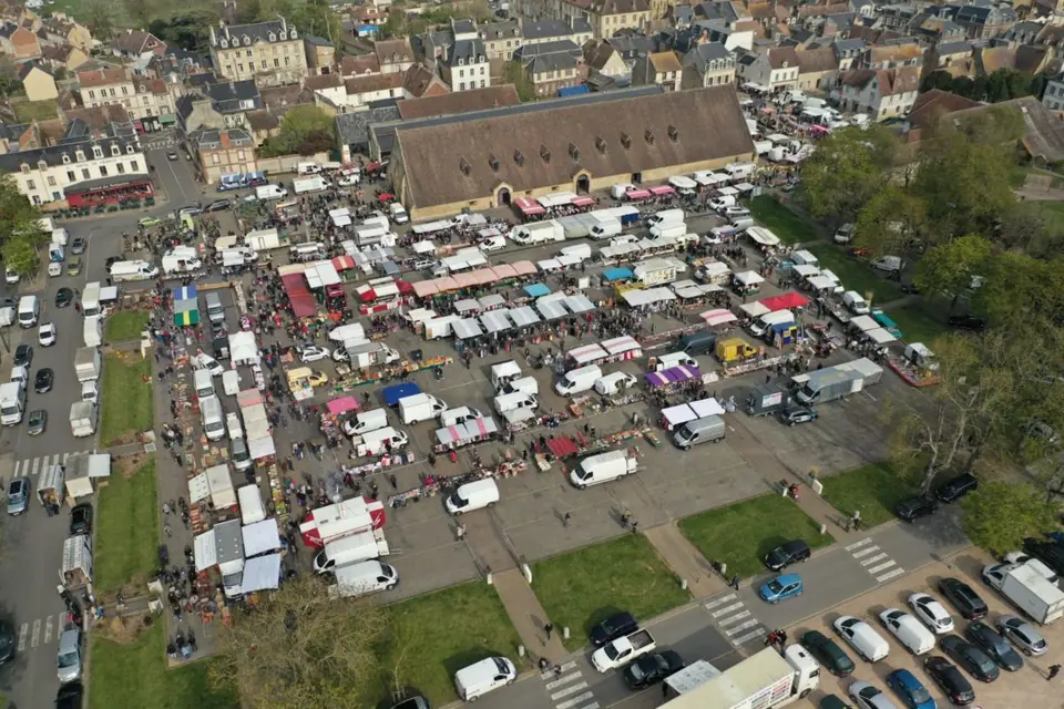 Marché du Centre à Saint Pierre sur Dives (14)
