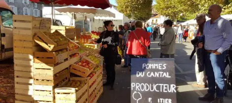 Marché du Centre à Massiac (15)