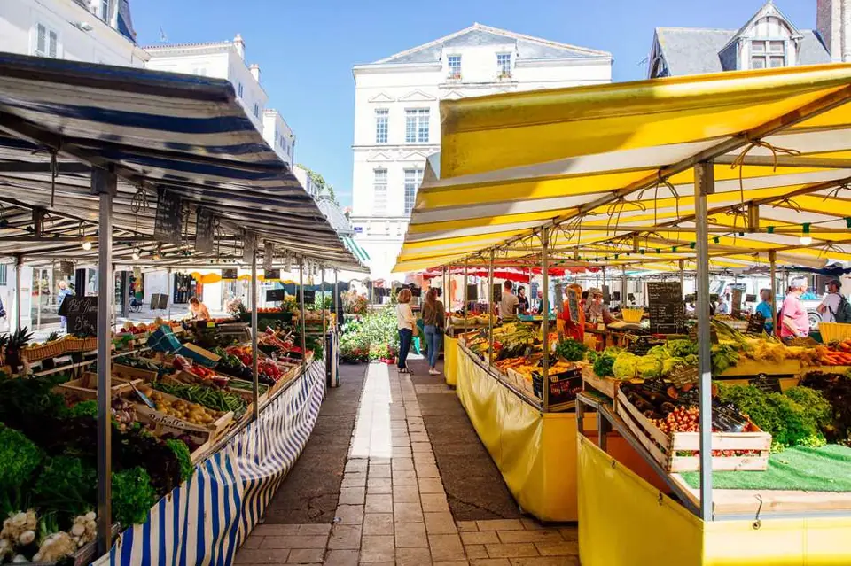 Marché des Halles à La Rochelle (17)