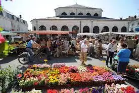 Marché du Centre à Saint-Jean-d'Angély (17)