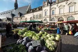 Marché du Centre à Beaune (21)