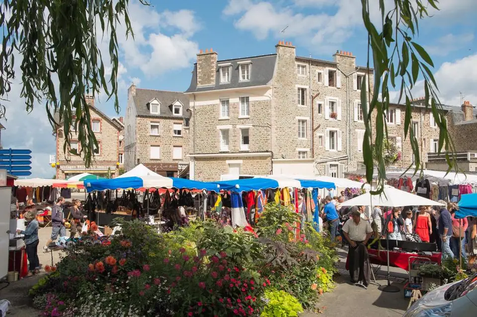 Marché du Centre à Pléneuf-Val-André (22)