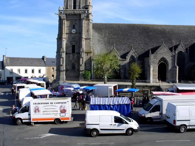 Marché du Centre à Plouaret (22)