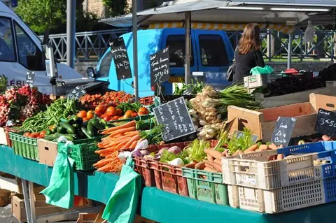 Marché du Centre à Ploufragan (22)