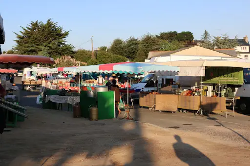 Marché du Centre à Trégastel (22)